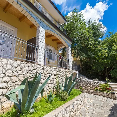 Franco Apartman *
